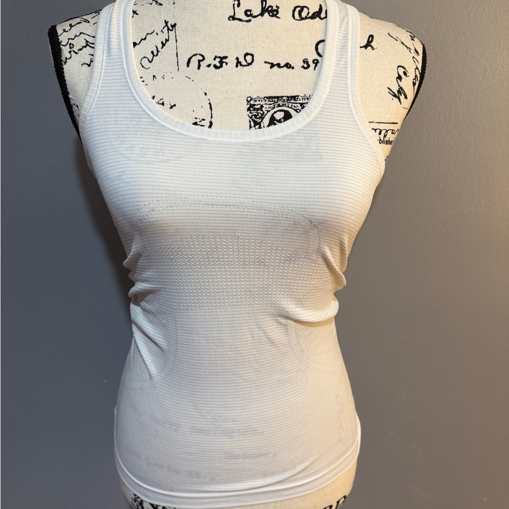 LULULEMON WHITE SWIFTY TECH TANK TOP SZ 2